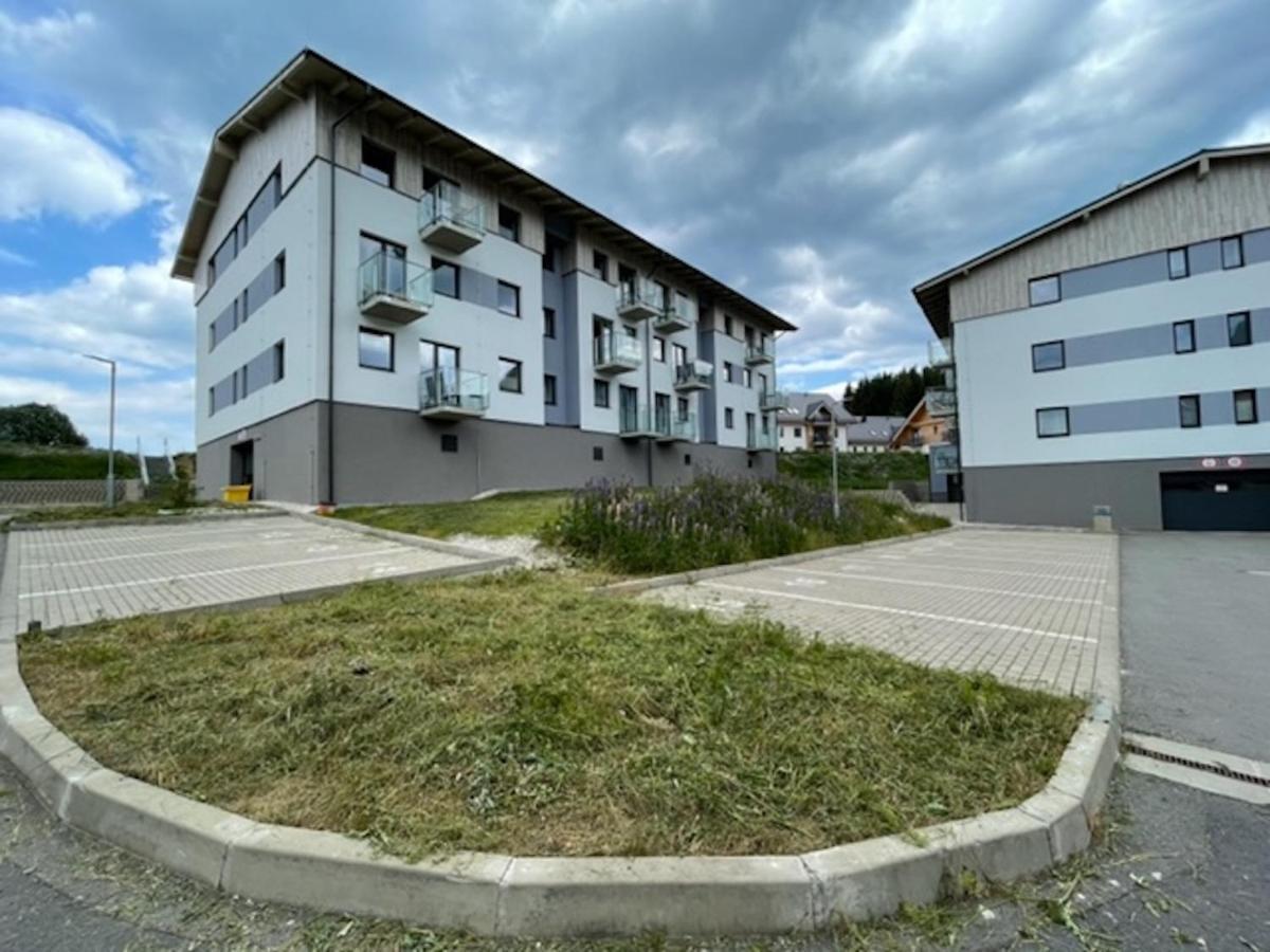 Klinovec Apartments Luxury Loučná pod Klínovcem Екстериор снимка